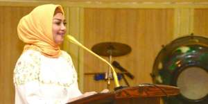 Tampil Berhijab, Kecantikan Bella Saphira Panen Pujian