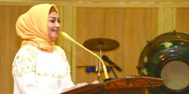 Tampil Berhijab, Kecantikan Bella Saphira Panen Pujian