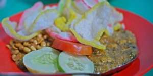 Seporsi Bubur Goreng yang Bikin Penasaran