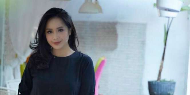 Harga Kaus Oblong Nagita Slavina Bikin Sobat Miskin Kejang-Kejang