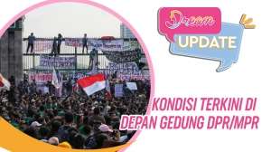 Ricuh, Massa Mahasiswa Jebol Pagar Gedung DPR