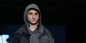 Jejak Langkah Baduy di Fashion Pria Kontemporer