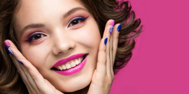 Tips Membuat Tampilan Makeup dengan Eyeshadow Pink