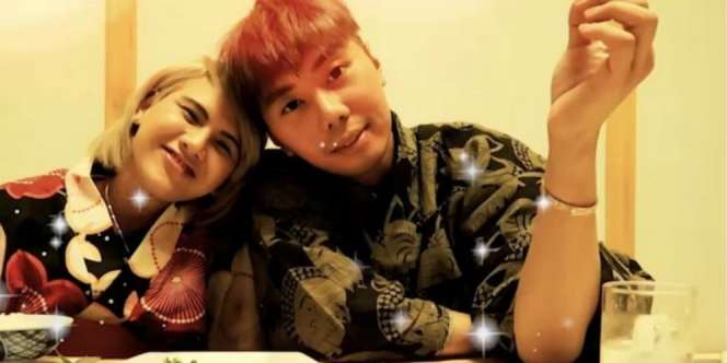 Pamer Kemesraan Bareng Evelyn, Perut Roy Kiyoshi Bikin Fokus Jadi Buyar