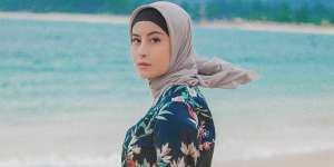 Gaya Modis Awkarin Berhijab di Aceh, Bikin Adem!