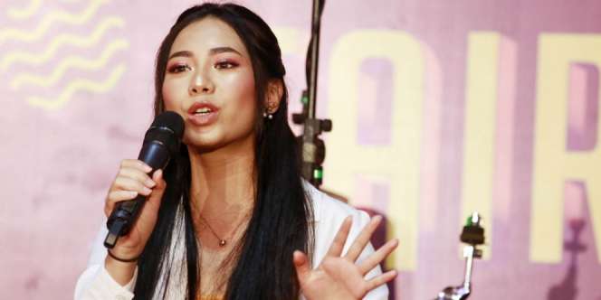 Sering Pakai Lipstik, Ikuti Cara Abel Cantika Merawat Bibir