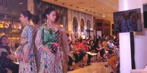 Pesona Floral Geometris di Koleksi Esklusif Biyan
