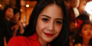 Nagita Pakai Sandal Rp1 Juta, Netizen: Tumben 'Murah'?