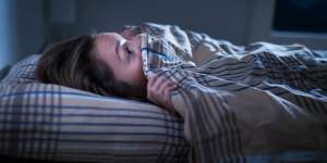 Tidur Tidak Nyenyak 4 Malam Berturut-turut Bikin Berat Badan Naik