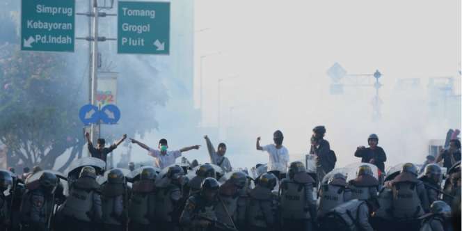 Polisi dan Pelajar Aksi Demo Kembali Terlibat Bentrok