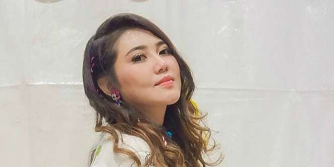 Liburan Ke Turki, Leher Via Vallen Jadi Sorotan