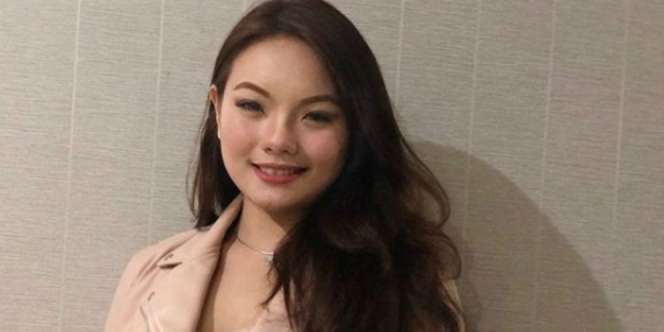 Pesona Hillary Brigitta Lasut, Anggota DPR Termuda 