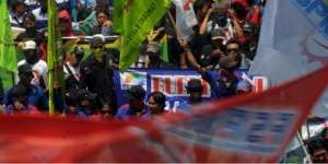 5 Tips Berkendara Aman dan Nyaman Saat Ada Aksi Demonstrasi