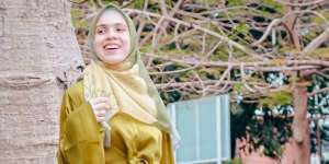 Pose Bareng Tong Sampah, Gaya Nycta Gina Disorot