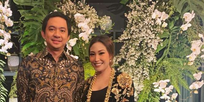 Ayu Dewi Melahirkan Anak Ketiga, Bentuk Hidungnya Jadi Sorotan