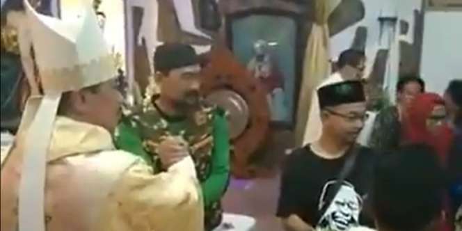 Indahnya Toleransi, Banser NU Beri 9 Tumpeng ke Gereja Cilacap