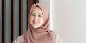 Tetap Santun, Gaya Sporty Cut Meyriska dengan Burkini Hijab