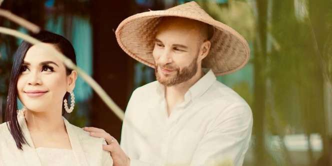 Melaney Ricardo Ungkap Beratnya Nikah Sama 'Bule'