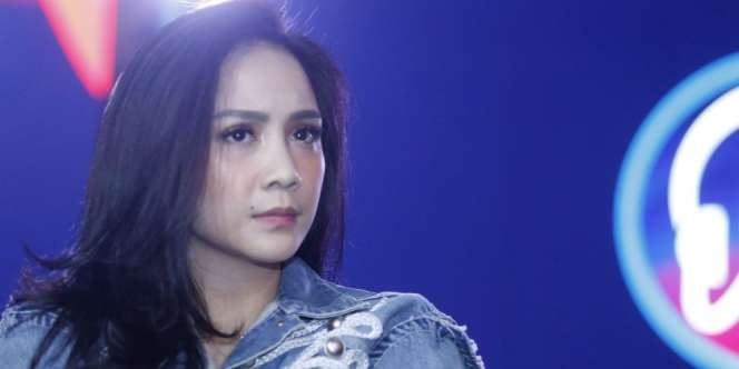 Pakai Sandal Mahal, Kaki Bening Nagita Jadi Sorotan