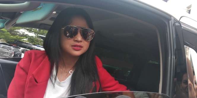 Disarankan Jalani Bayi Tabung, Dewi Perssik Beri Jawaban Menohok