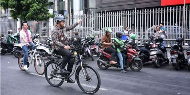 Anies Baswedan: Trotoar Lebar Agar Banyak Warga Gunakan Kaki untuk Transportasi