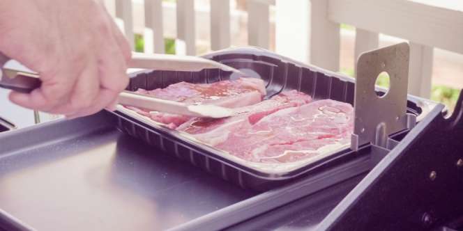 Makan Daging Mentah Bagaimana Hukumnya?