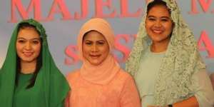 Tiga Bidadari Jokowi Berhijab, Warganet Salfok ke Iriana