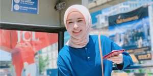 5 Tahapan Membuat Wajah Glowing dan Natural dengan Make Up