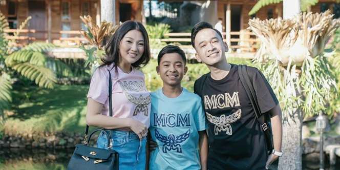 Sambil Merangkul, Ini Janji Ruben Onsu ke Orangtua Betrand Peto