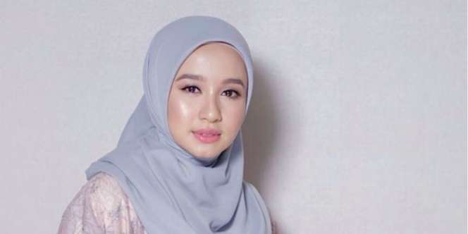 Nempel di Dinding, Cantiknya Laudya Cynthia Bella Berhijab