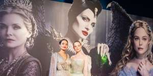 Kemegahan 'Maleficent 2' Lewat Instalasi dan Busana Mewah