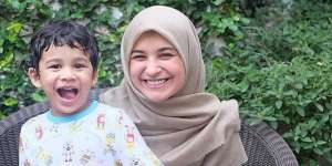 Shireen Sungkar Pamer 'Mata Panda'