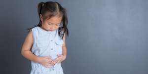 Begini Cara Mengatasi Keracunan Makanan pada Anak, Jangan Panik