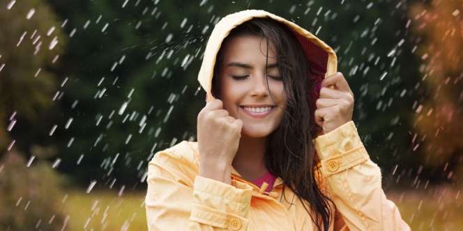 8 Tips dan Cara Mencegah Ketombe di Musim Hujan, Mudah dan Efektif