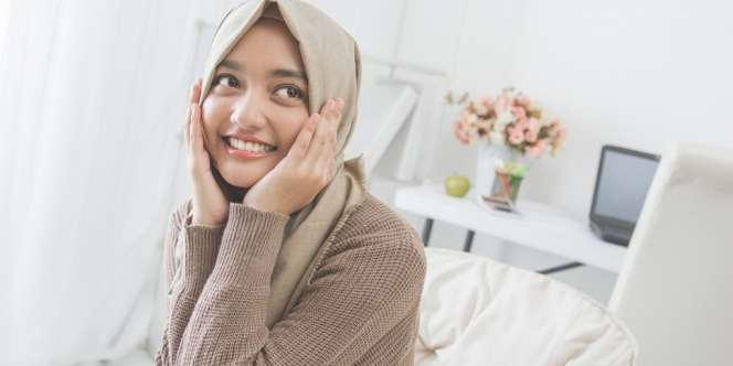 Cara Menghilangkan Ketombe di Balik Hijab, Sudah Benarkah Perawatan Rambutmu?
