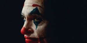 Tertawa Tanpa Sebab Seperti Joker? Bisa Jadi Gangguan Saraf