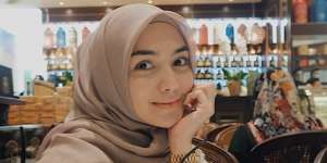 Unggahan Foto Bareng Perdana Citra Kirana - Rezky Aditya, Kok Emoticon Beda?