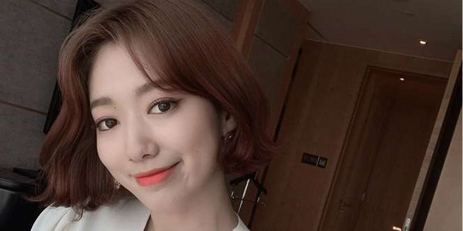 Wajah Glowing Park Shin Hye, Cuma Pakai Serum!