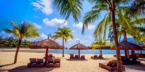 Deretan Kafe Cocok Untuk Menikmati Pantai Hawaii