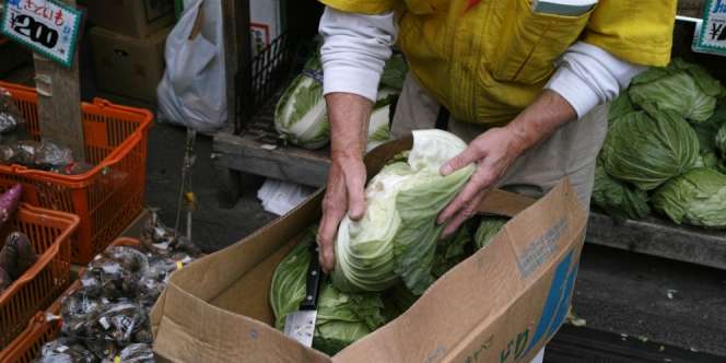 Dulu Tukang Sayur, Kini Jadi Miliarder Berharta Belasan Triliun