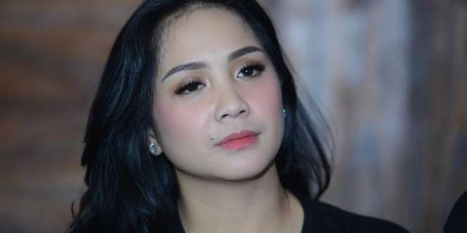 Pakai Kaos Oblong Rp1 Juta, Wajah Nagita Slavina Disorot
