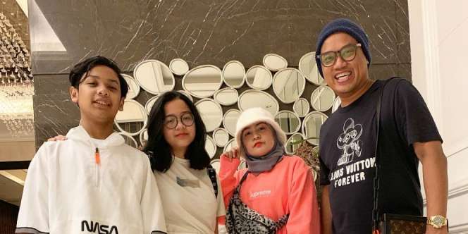 Nyamar Jadi Gembel dan Beli iPhone 11 Rp60 Juta, Nino Kuya Trending di Youtube