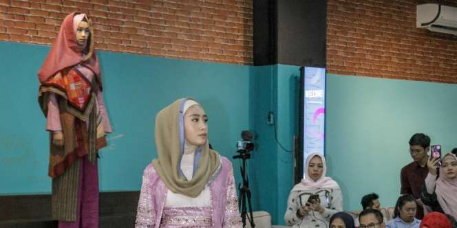 Mengintip Tren Hijab dan Modest Wear di Paris