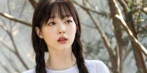 Pesona Sulli, K-Pop Idol yang Meninggal Bunuh Diri