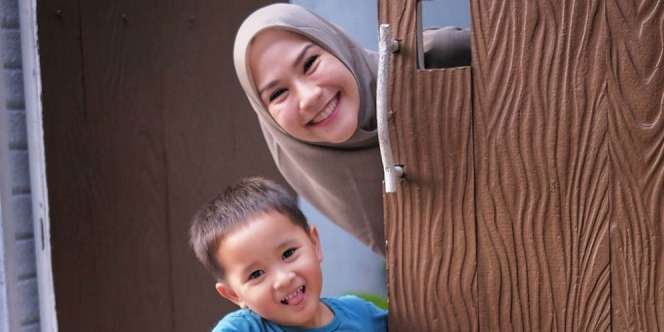 Pengalaman Zaskia Mecca Punya 3 Anak Pengidap Asma