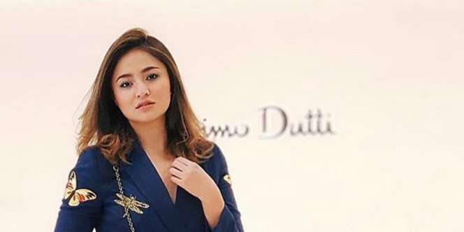 Pakai Sport Bra, Perut Marshanda Jadi Sorotan