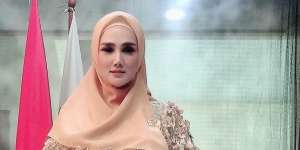 Salaman dengan Prabowo, Tangan Mulan Jameela Disorot
