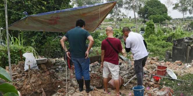 39 Tahun Ziarahi Nenek, Ternyata Salah Makam