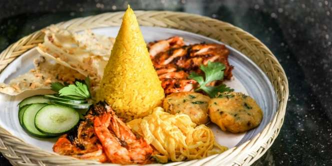 Rasakan Jamuan Kuliner Mewah Khas Indonesia di Atas Tebing