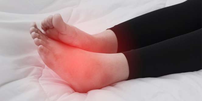 Cara Mudah Mengatasi Kaki Bengkak Saat Hamil
